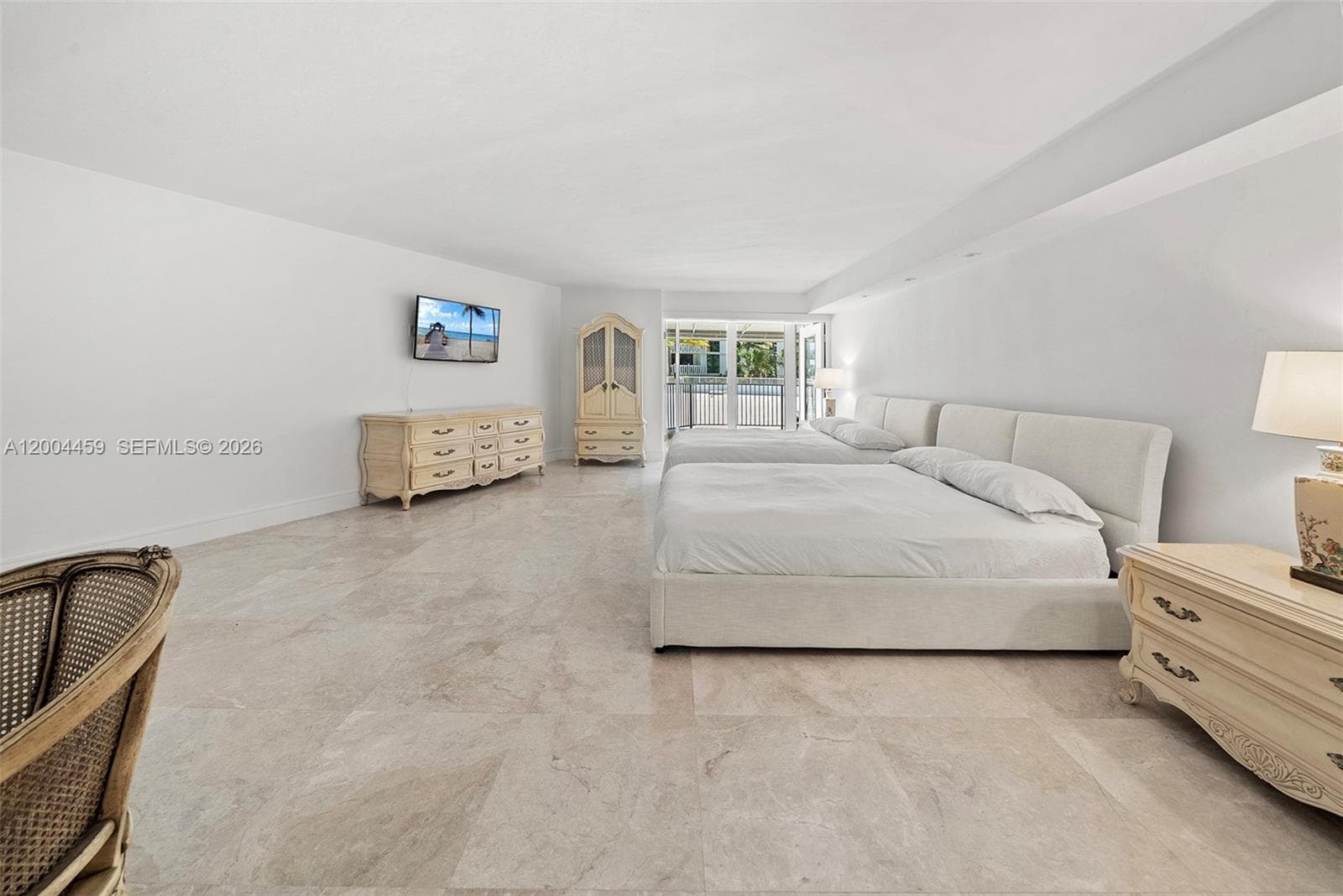600 Grapetree Dr, Key Biscayne FL 33149 — 31