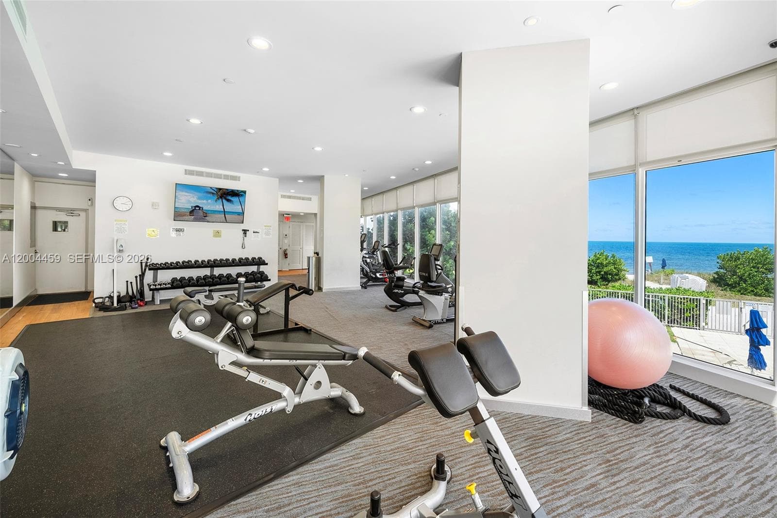 600 Grapetree Dr, Key Biscayne FL 33149 — 60