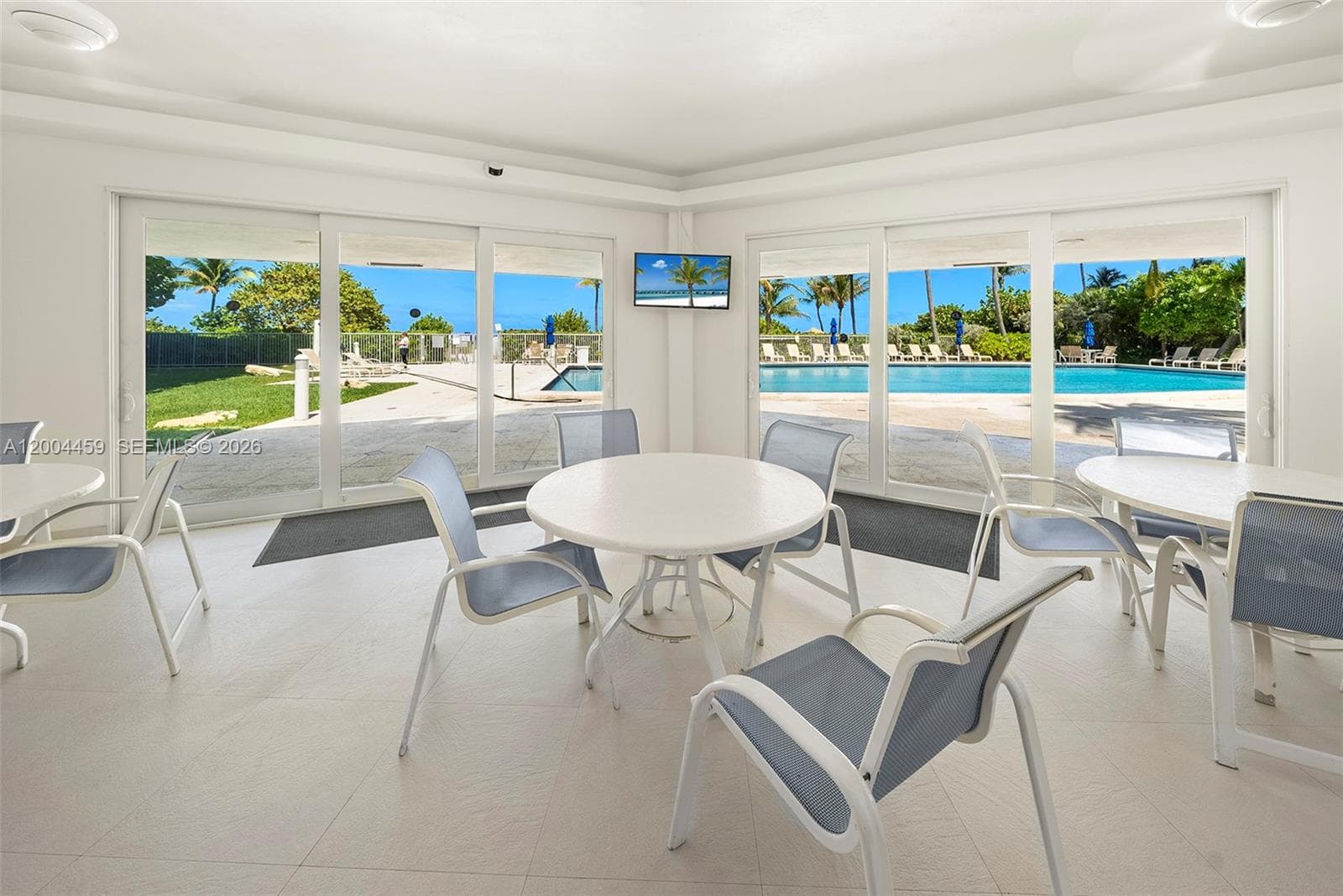 600 Grapetree Dr, Key Biscayne FL 33149 — 70