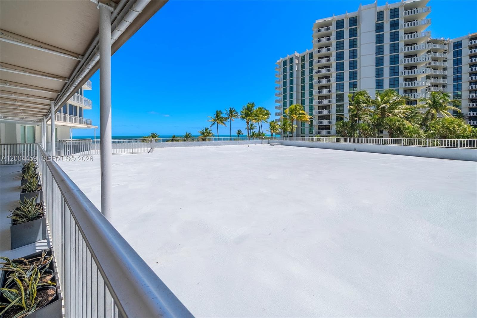 600 Grapetree Dr, Key Biscayne FL 33149 — 25