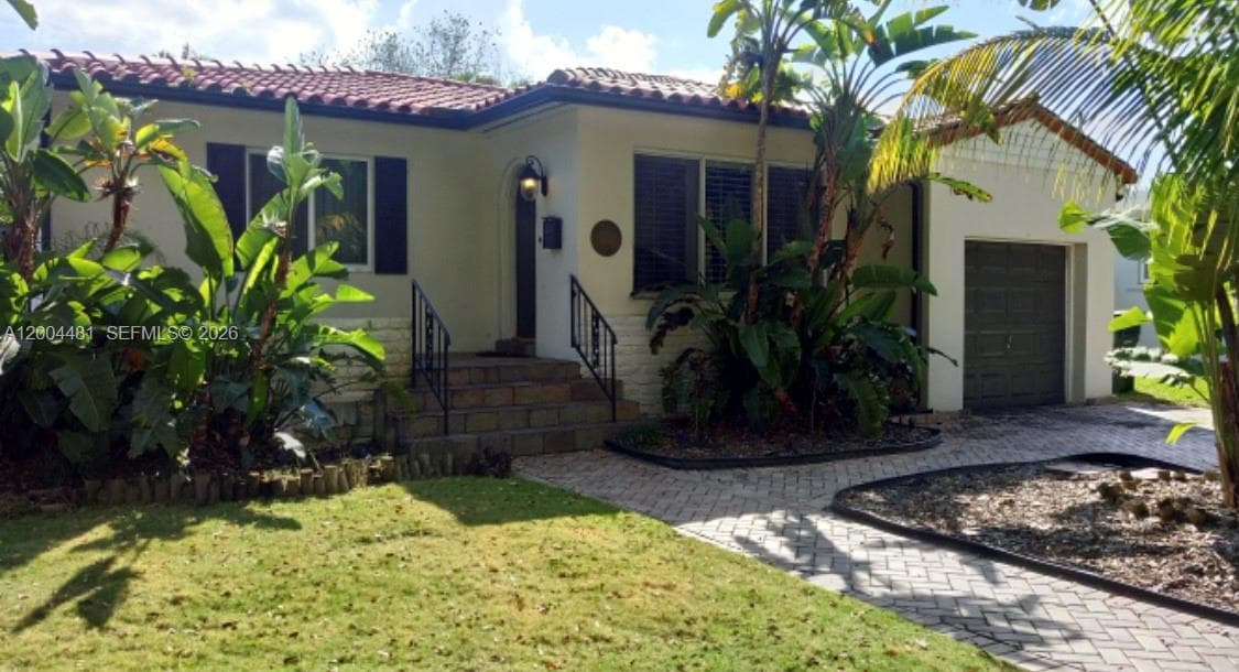 5718 SW 48th St, South Miami FL 33155 — 1