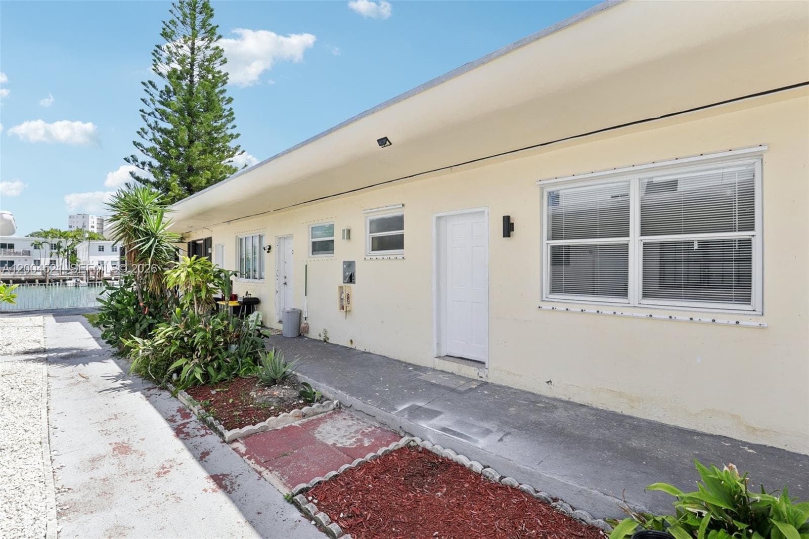 7975 Crespi Blvd, Unit 2, Miami Beach FL 33141 — 3