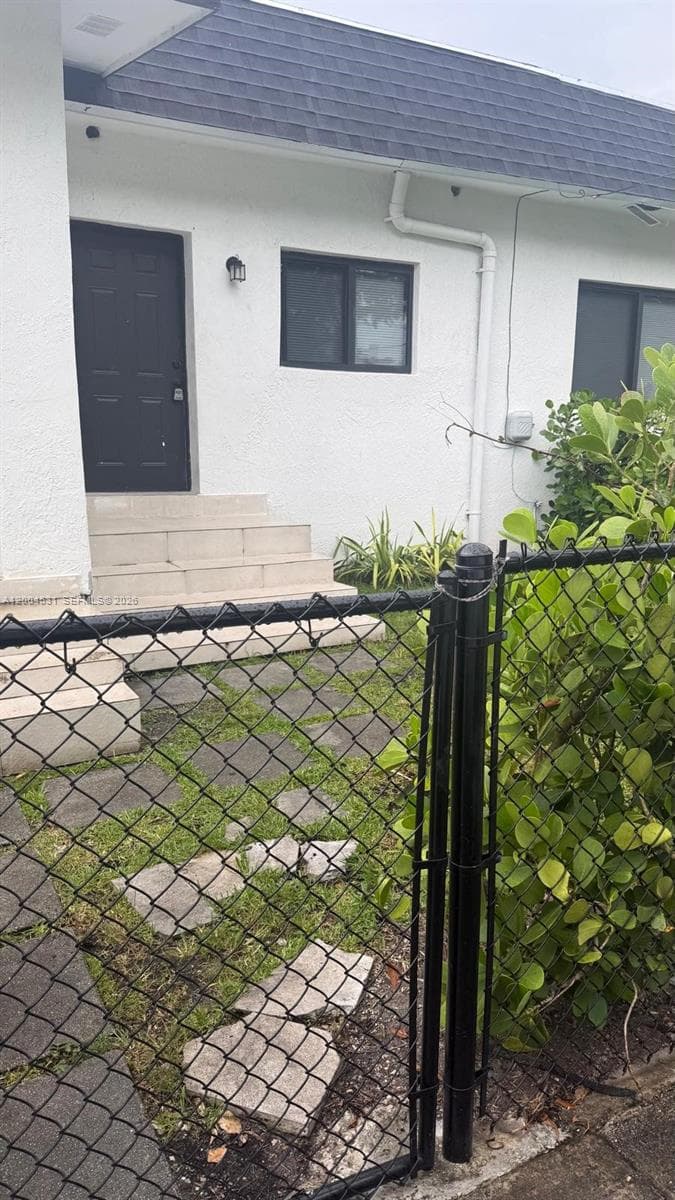 1800 NW 18th Ter # 2, Miami FL 33125 — 1