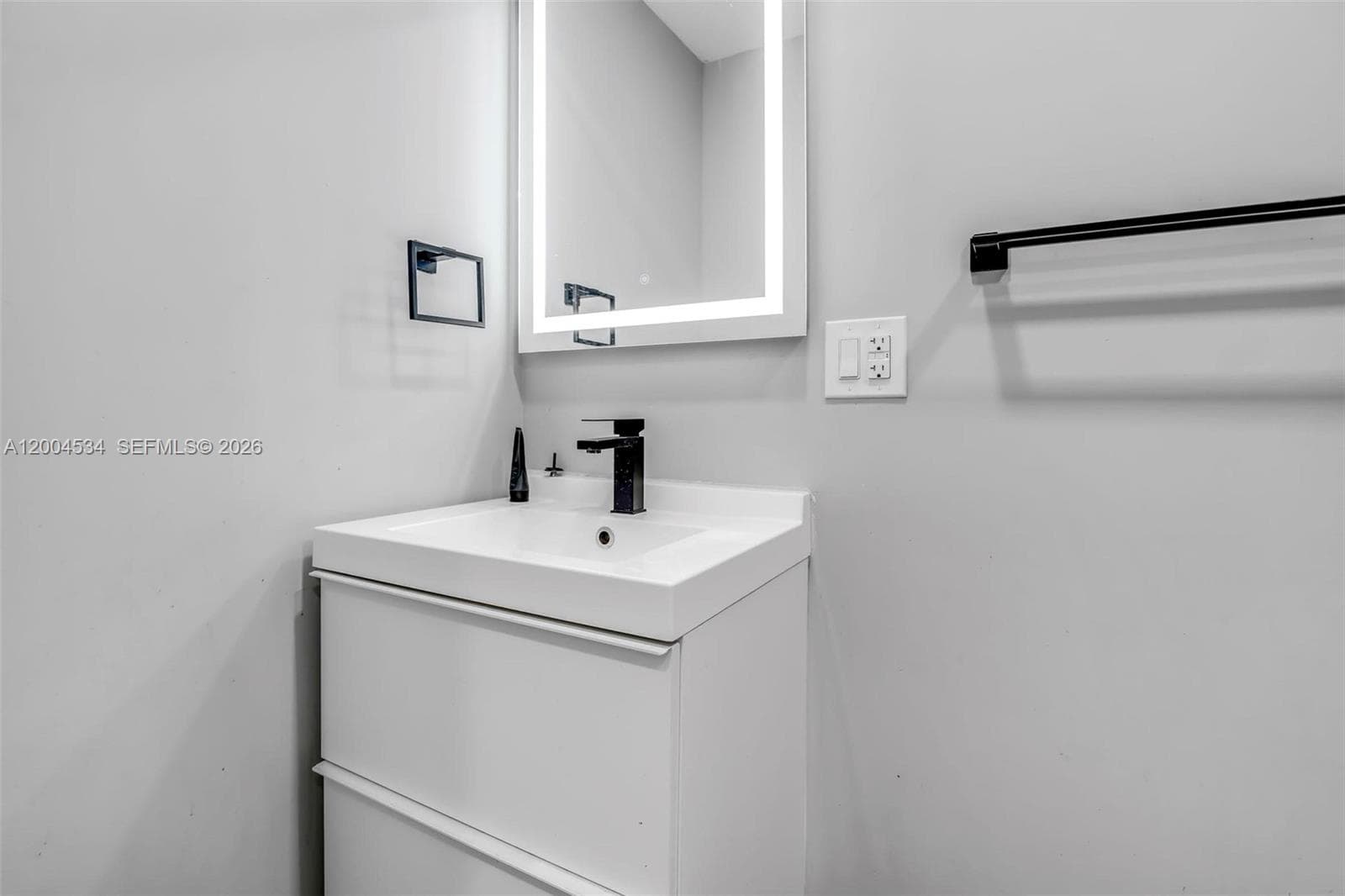 1741 NW 44th St, Miami FL 33142 — 23