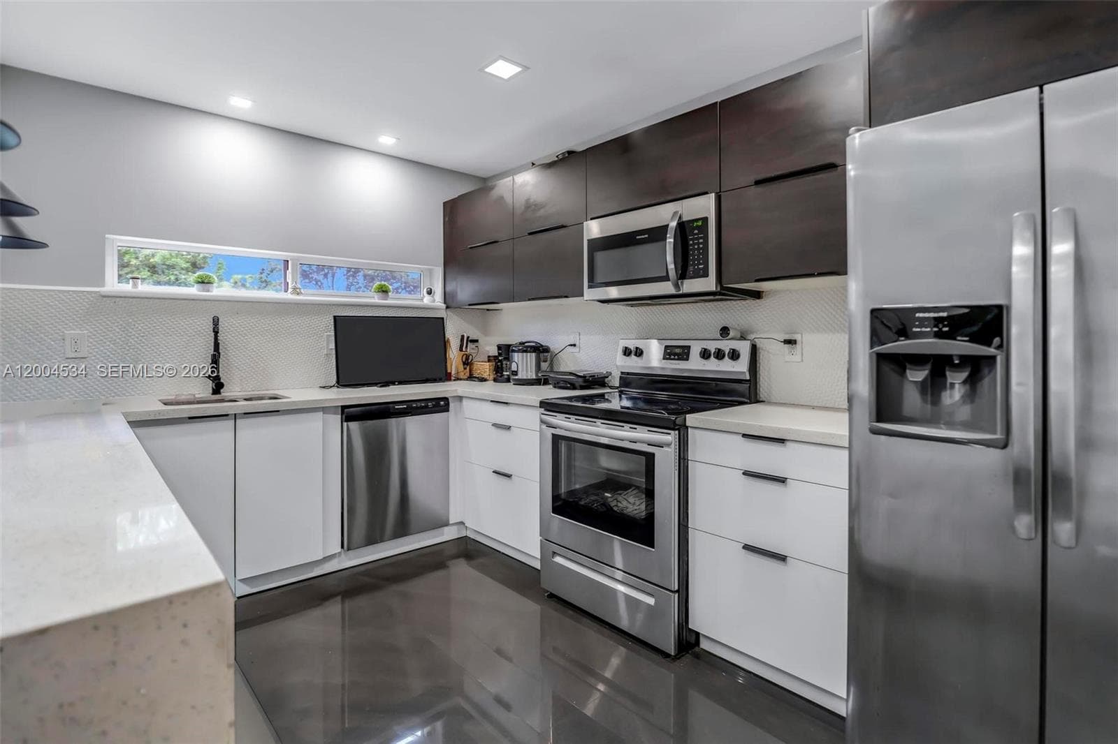 1741 NW 44th St, Miami FL 33142 — 14