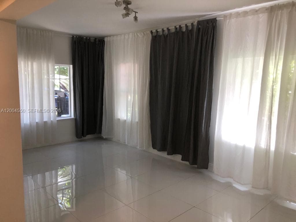 750 Pennsylvania Ave # 1, Miami Beach FL 33139 — 3