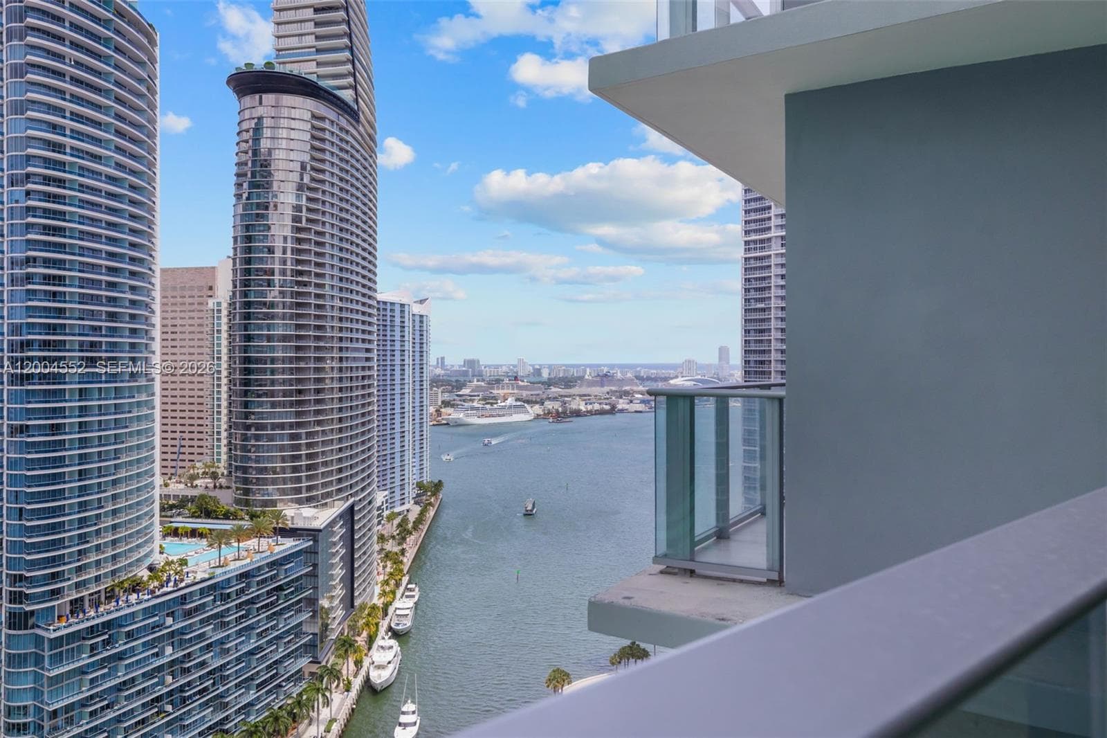 77 SE 5th St # 3205, Miami FL 33131 — 1