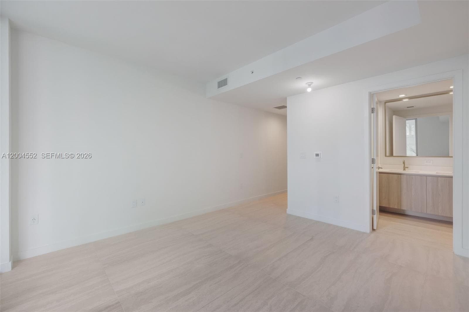 77 SE 5th St # 3205, Miami FL 33131 — 5