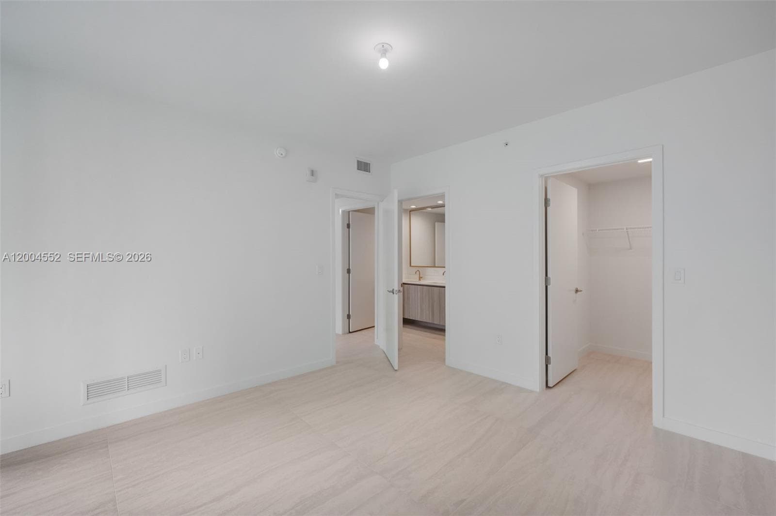 77 SE 5th St # 3205, Miami FL 33131 — 10
