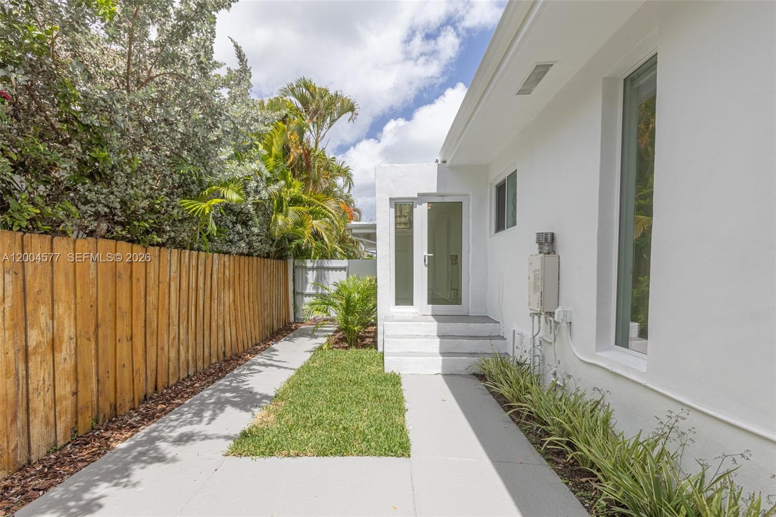 1690 Daytonia Rd, Miami Beach FL 33141 — 80