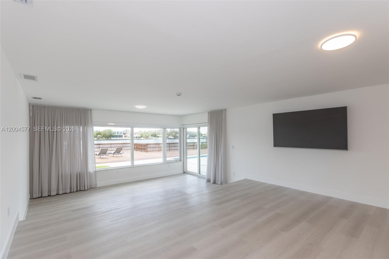 1690 Daytonia Rd, Miami Beach FL 33141 — 66