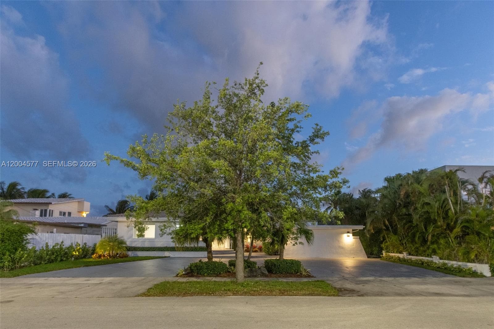 1690 Daytonia Rd, Miami Beach FL 33141 — 87