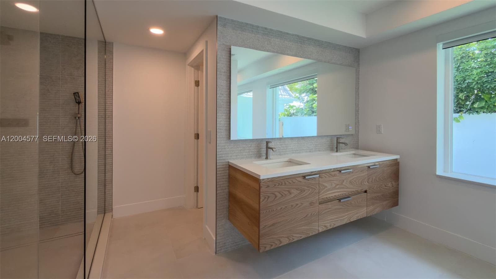 1690 Daytonia Rd, Miami Beach FL 33141 — 29