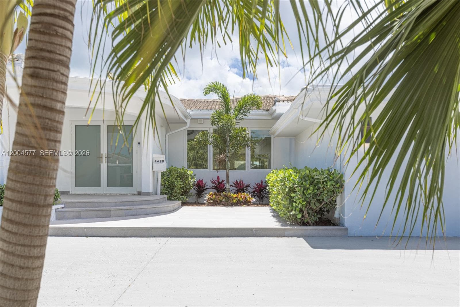 1690 Daytonia Rd, Miami Beach FL 33141 — 85