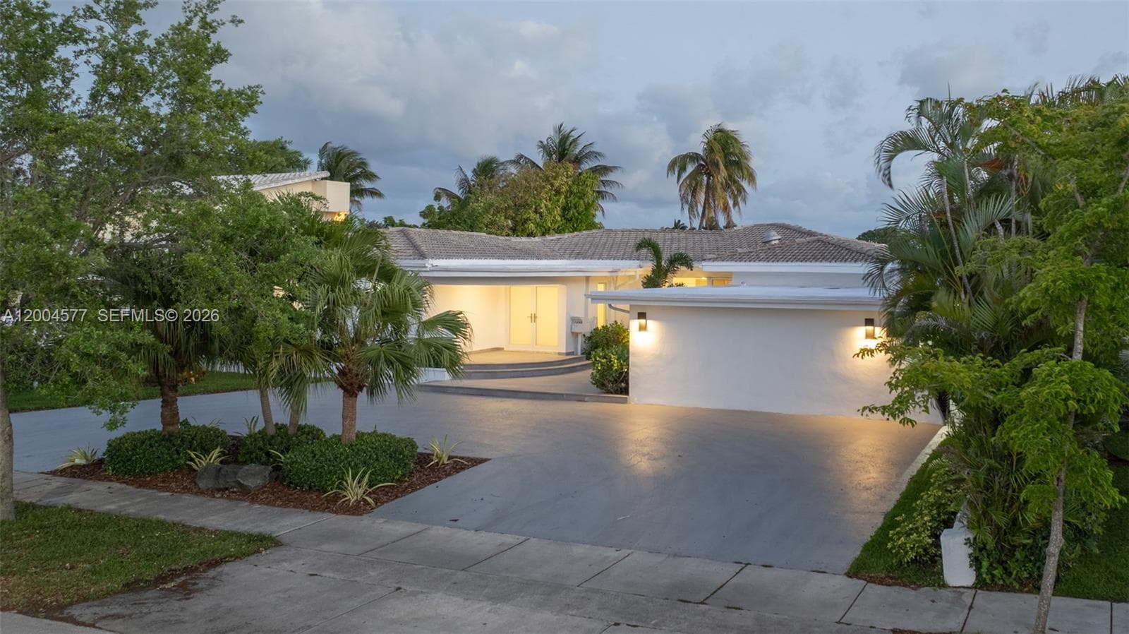 1690 Daytonia Rd, Miami Beach FL 33141 — 8
