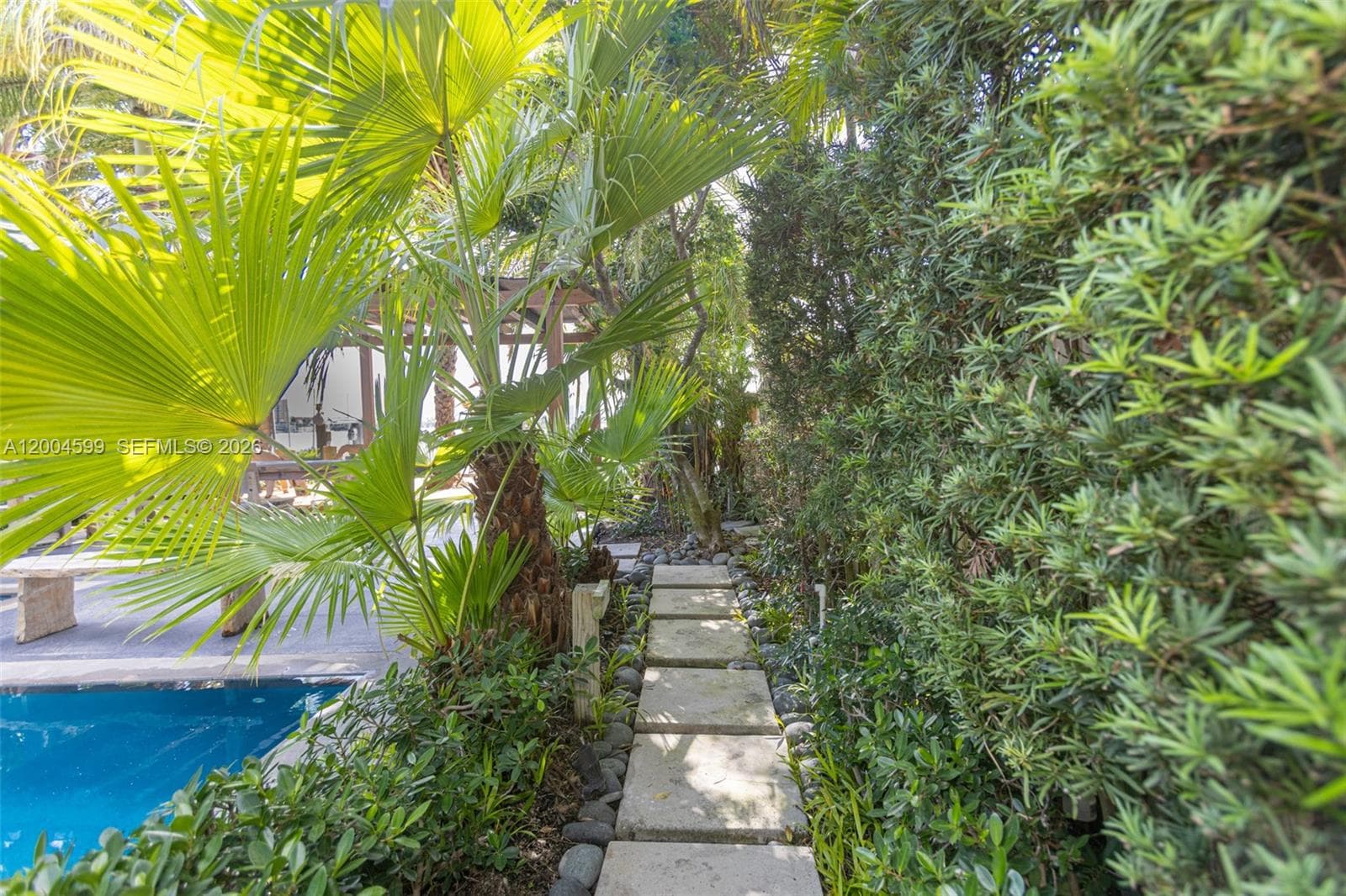 2440 N Shore Ter, Miami Beach FL 33141 — 52