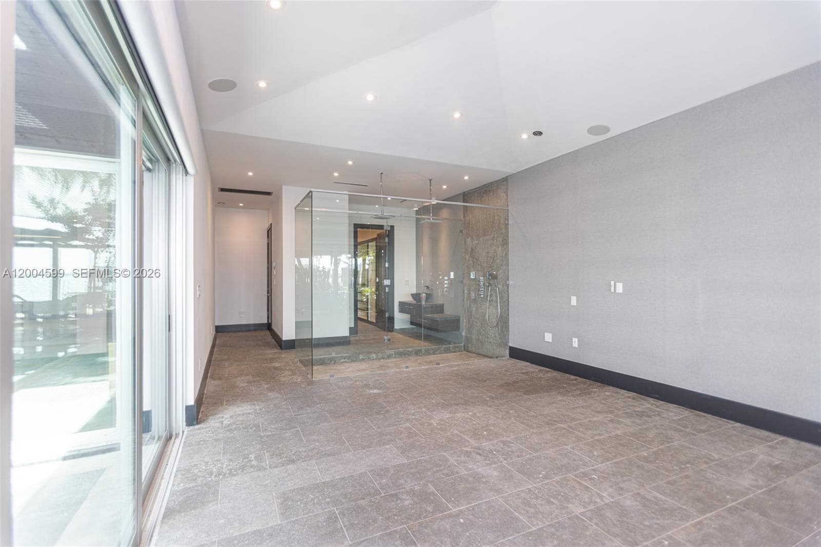 2440 N Shore Ter, Miami Beach FL 33141 — 3