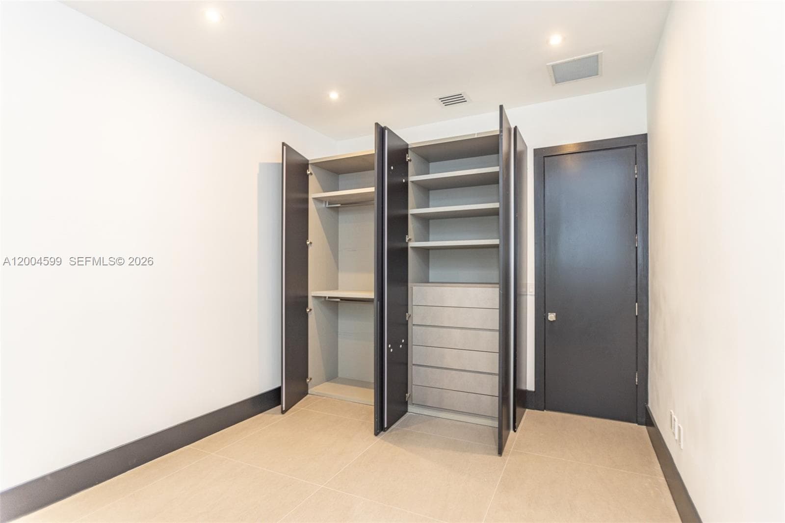 2440 N Shore Ter, Miami Beach FL 33141 — 36