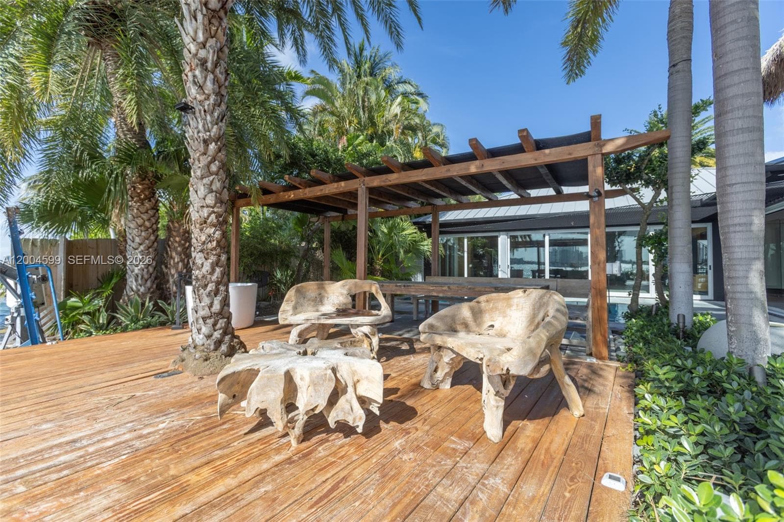 2440 N Shore Ter, Miami Beach FL 33141 — 54