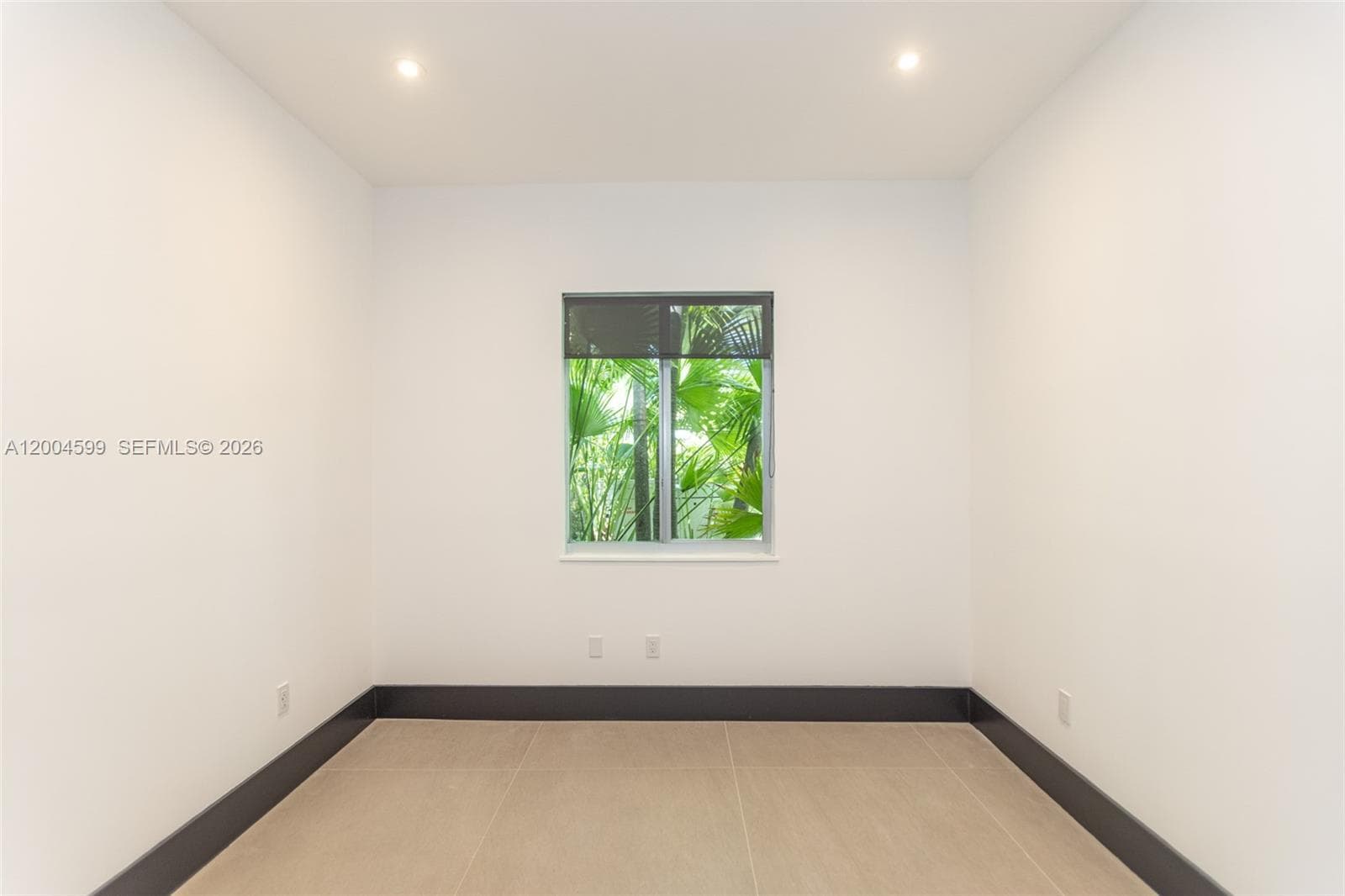 2440 N Shore Ter, Miami Beach FL 33141 — 37