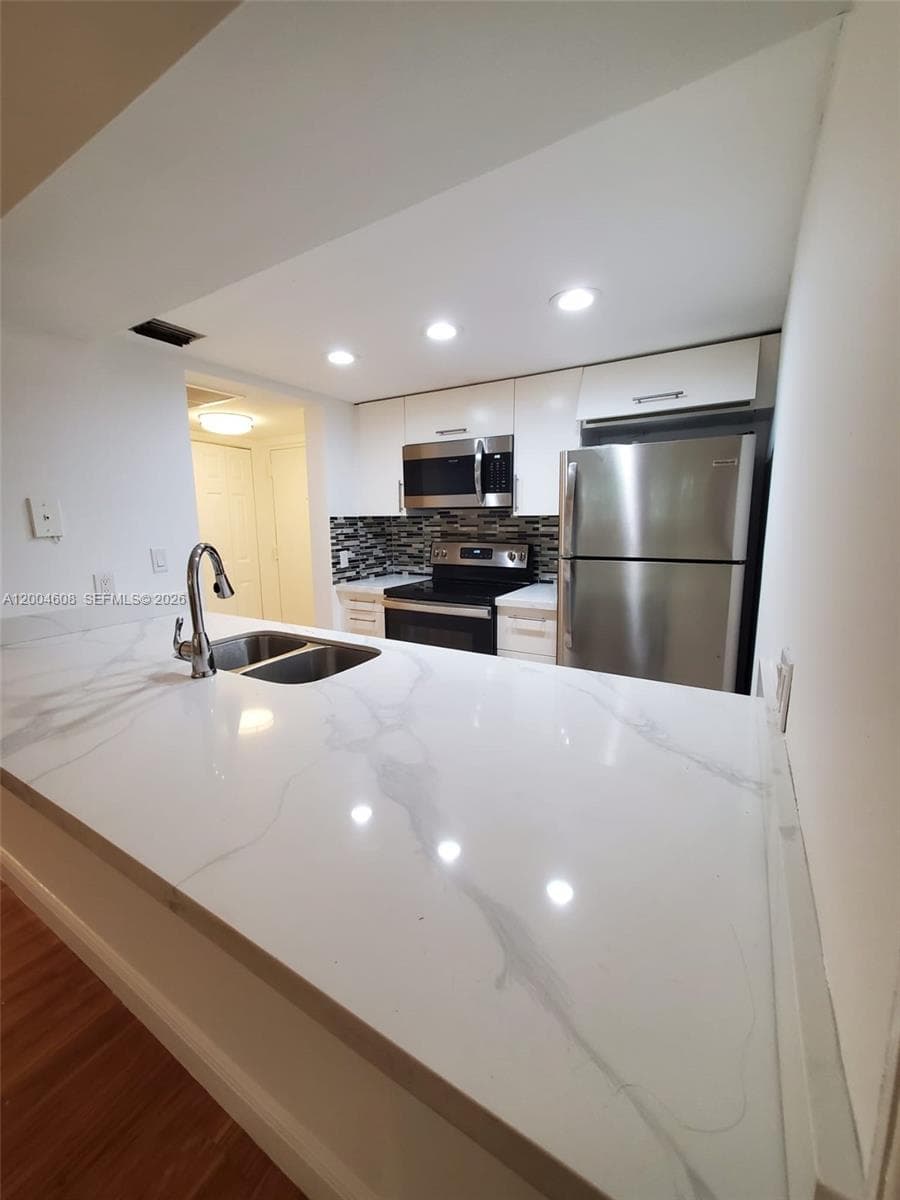 8100 Geneva Ct # 437, Doral FL 33166 — 3