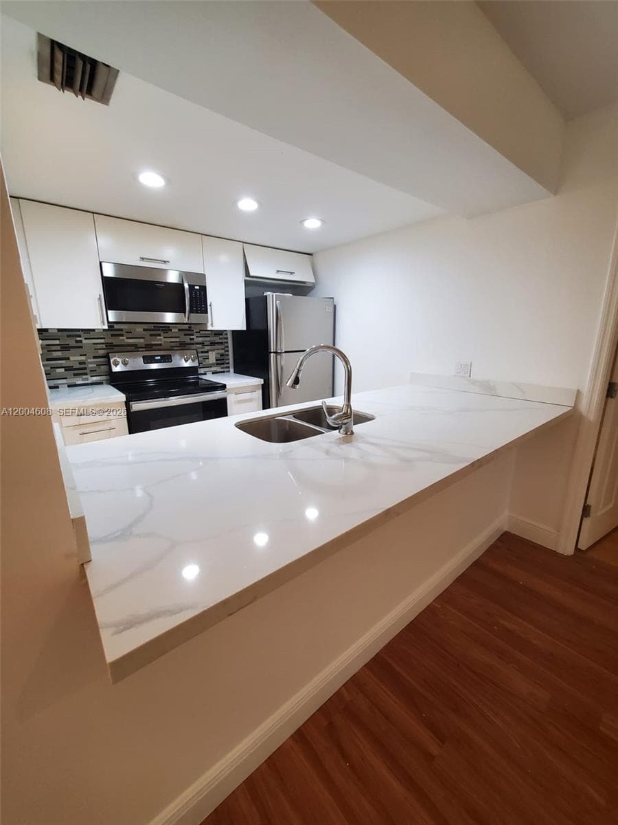 8100 Geneva Ct # 437, Doral FL 33166 — 5