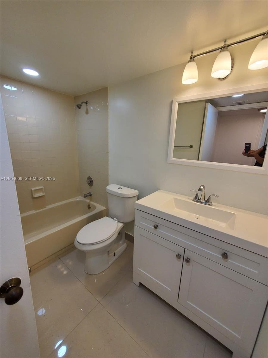 8100 Geneva Ct # 437, Doral FL 33166 — 10