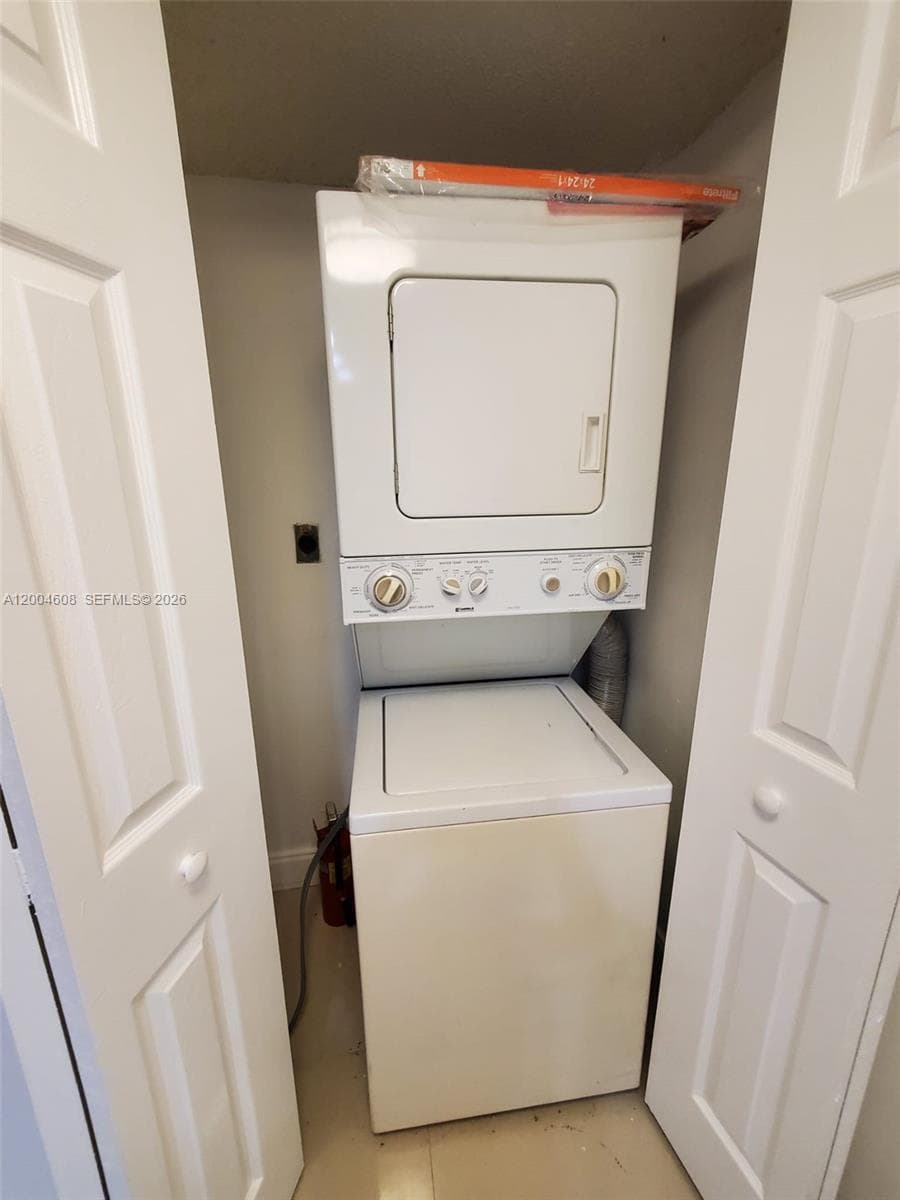 8100 Geneva Ct # 437, Doral FL 33166 — 14