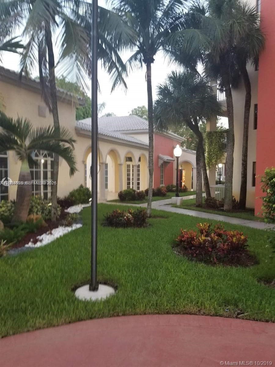 8100 Geneva Ct # 437, Doral FL 33166 — 18