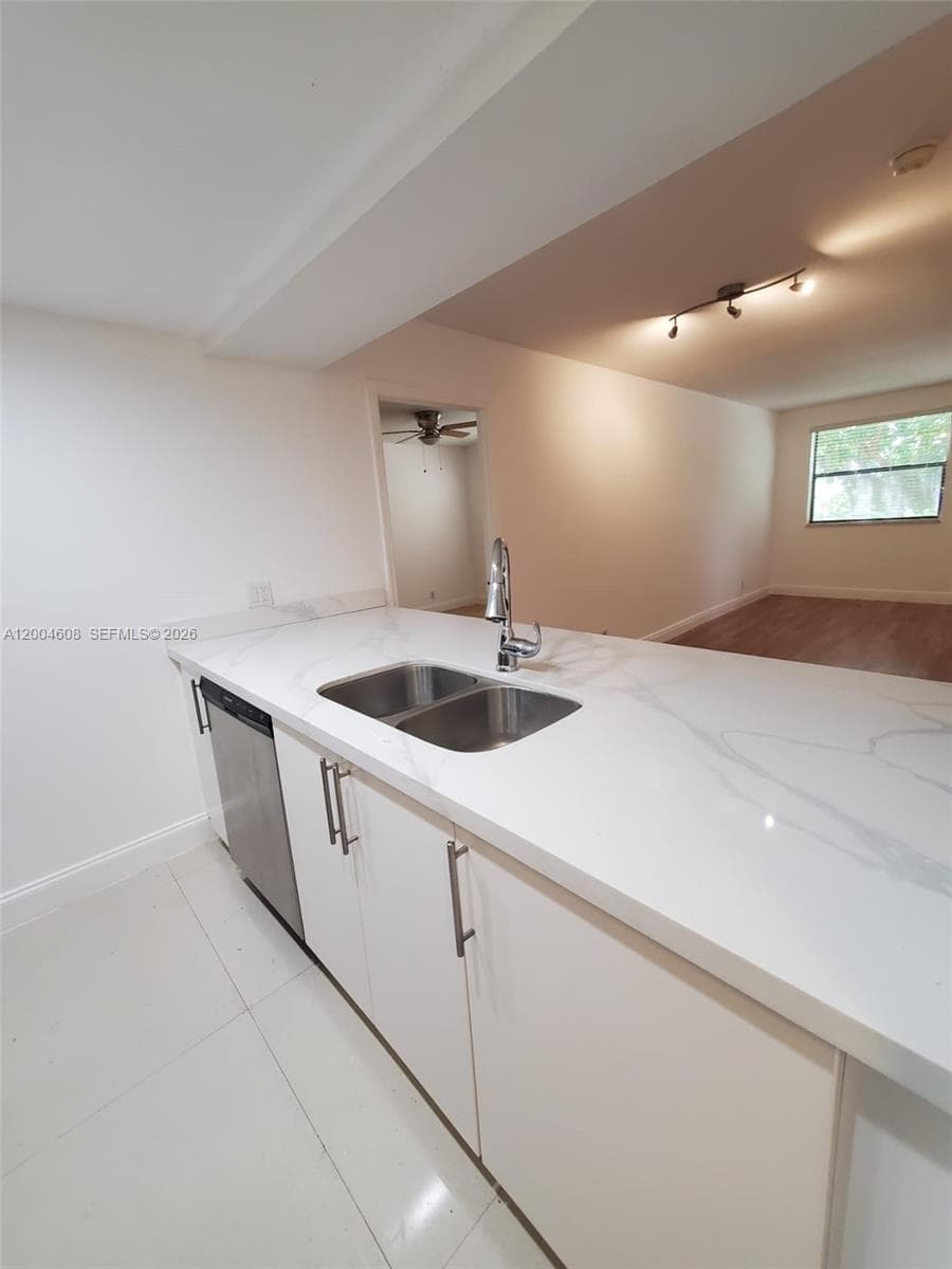 8100 Geneva Ct # 437, Doral FL 33166 — 4