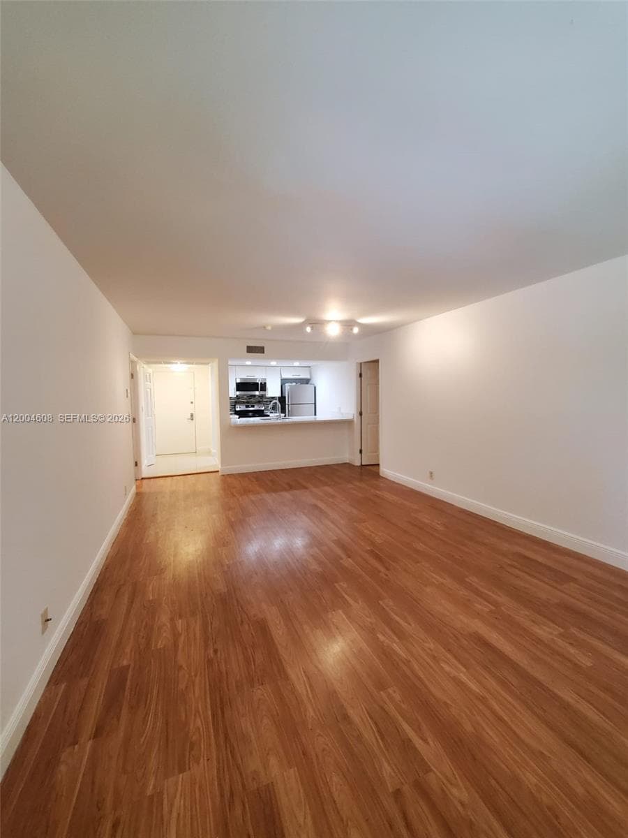 8100 Geneva Ct # 437, Doral FL 33166 — 8