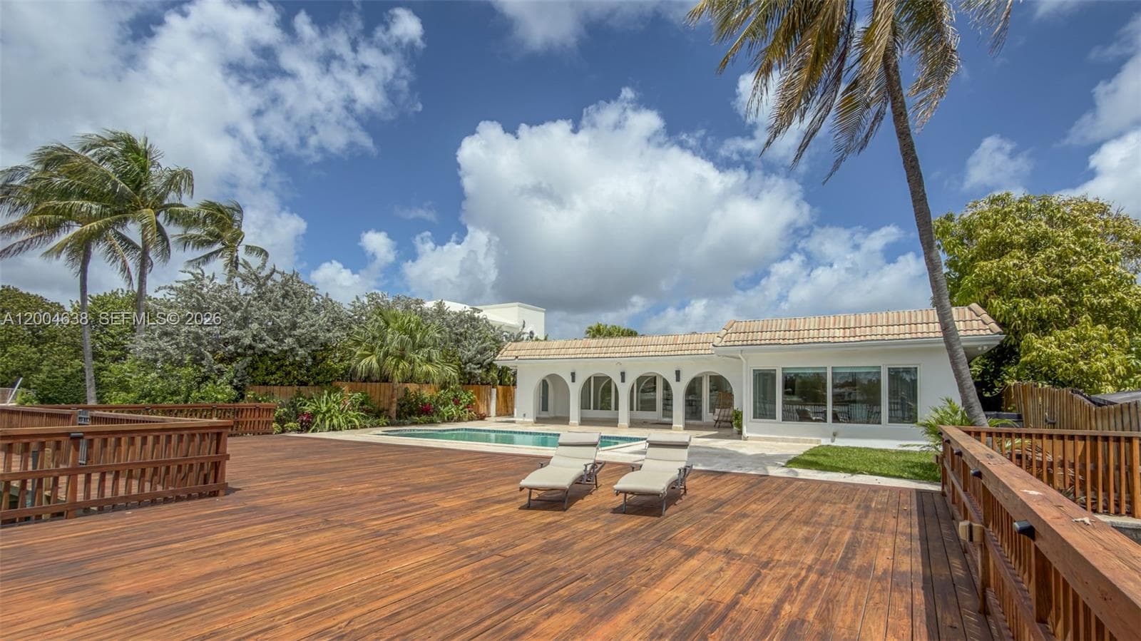 1690 Daytonia Rd, Miami Beach FL 33141 — 28