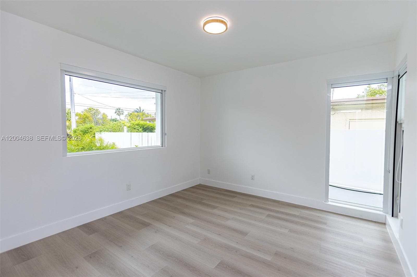 1690 Daytonia Rd, Miami Beach FL 33141 — 38