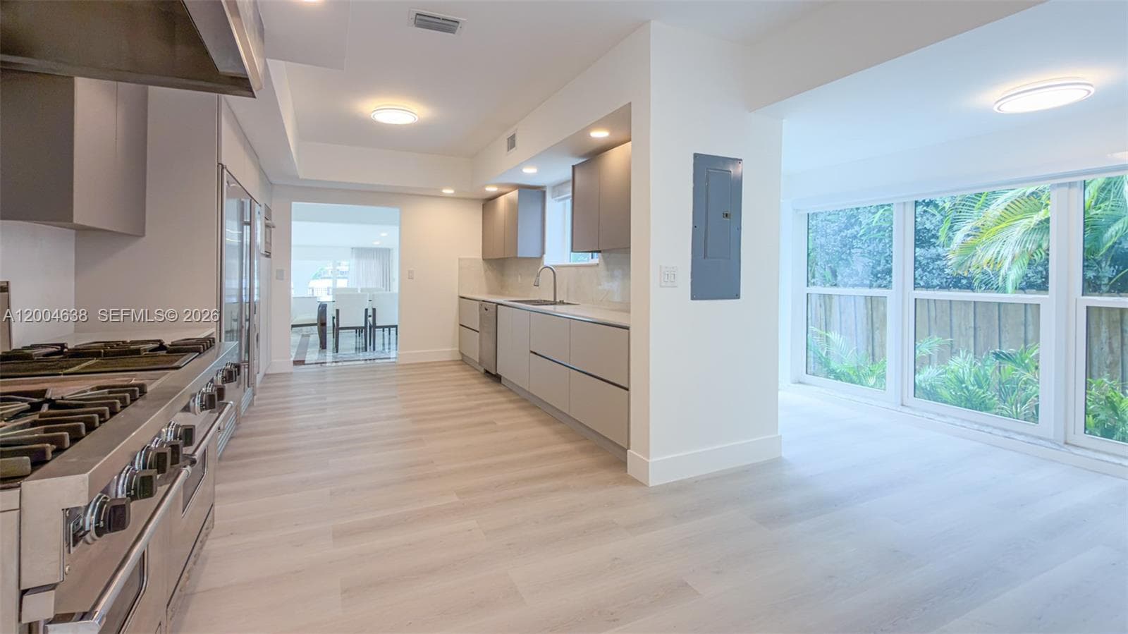 1690 Daytonia Rd, Miami Beach FL 33141 — 33