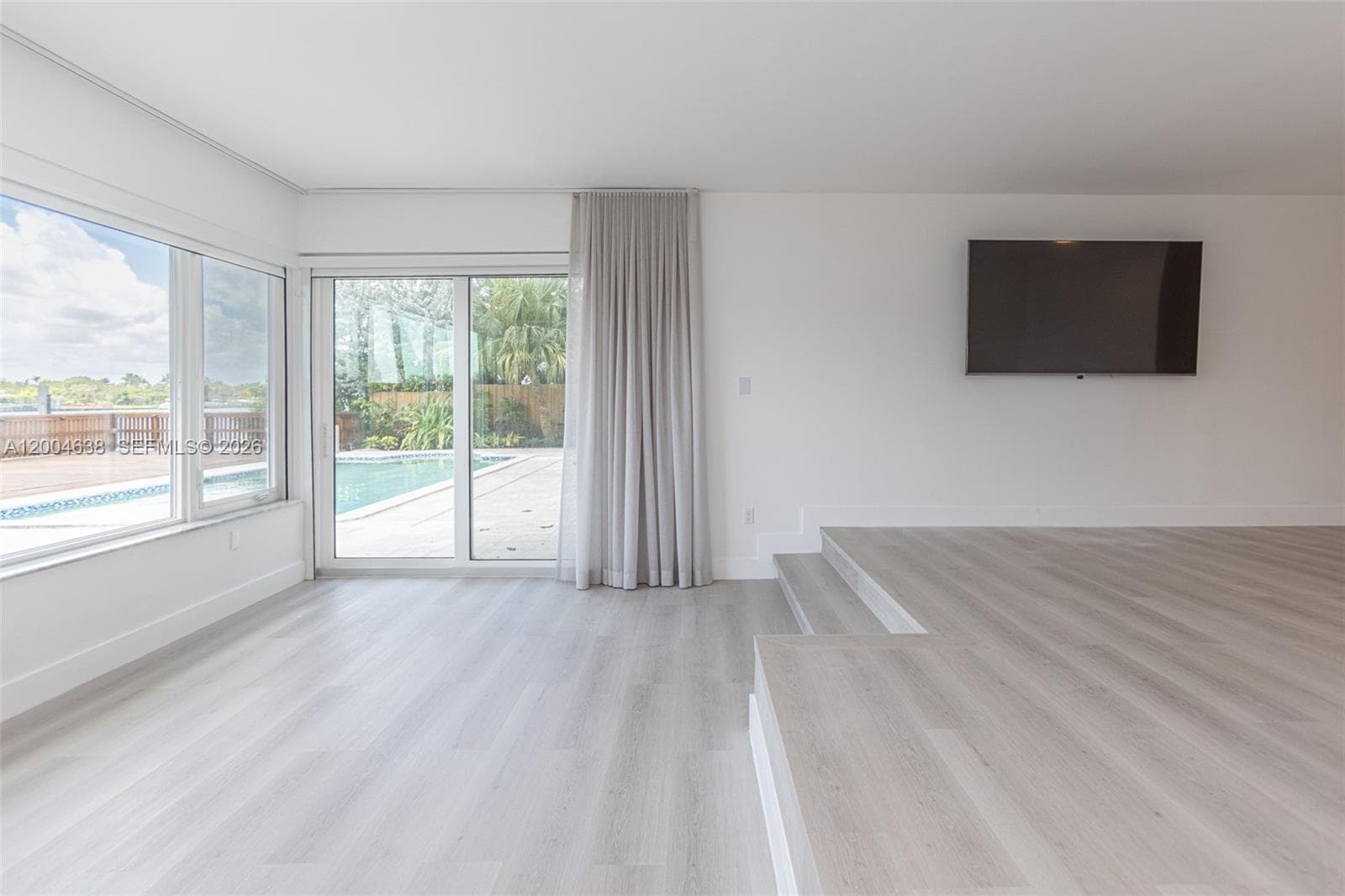 1690 Daytonia Rd, Miami Beach FL 33141 — 70