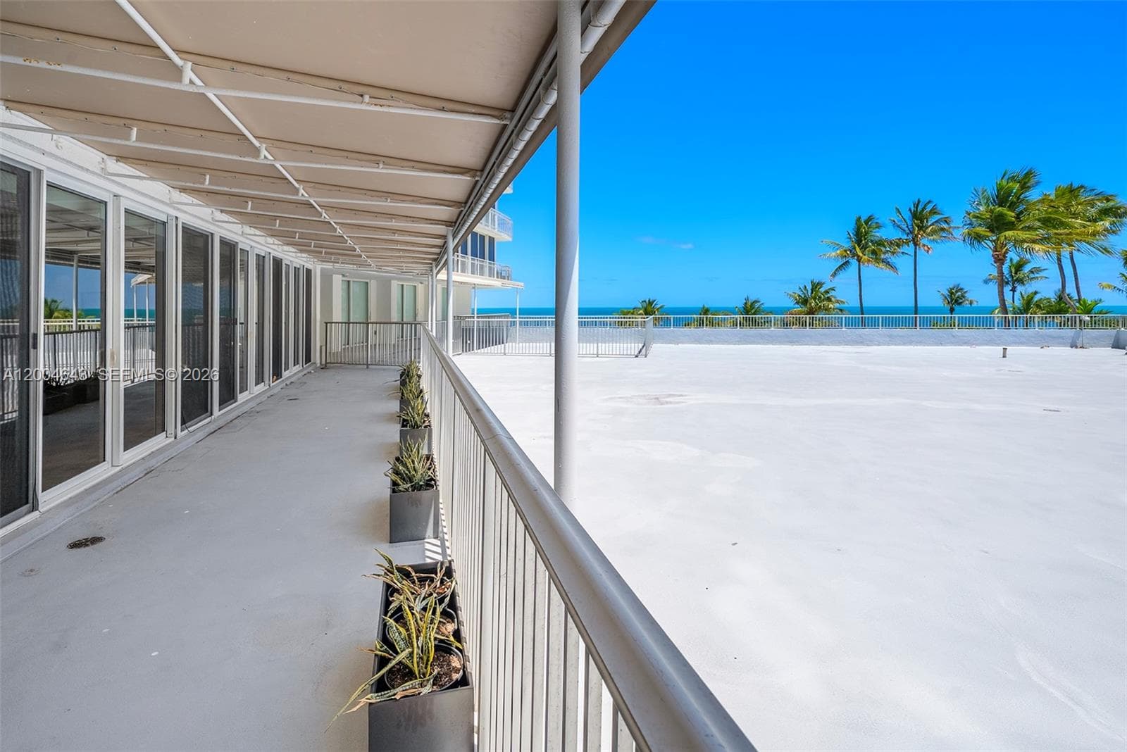 600 Grapetree Dr, Key Biscayne FL 33149 — 23