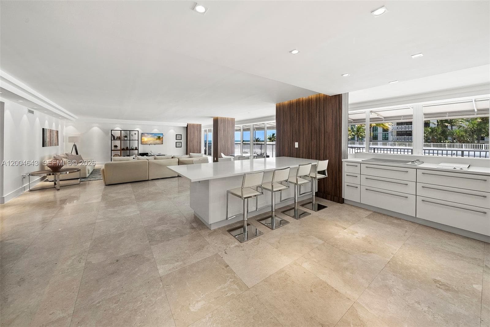 600 Grapetree Dr, Key Biscayne FL 33149 — 19