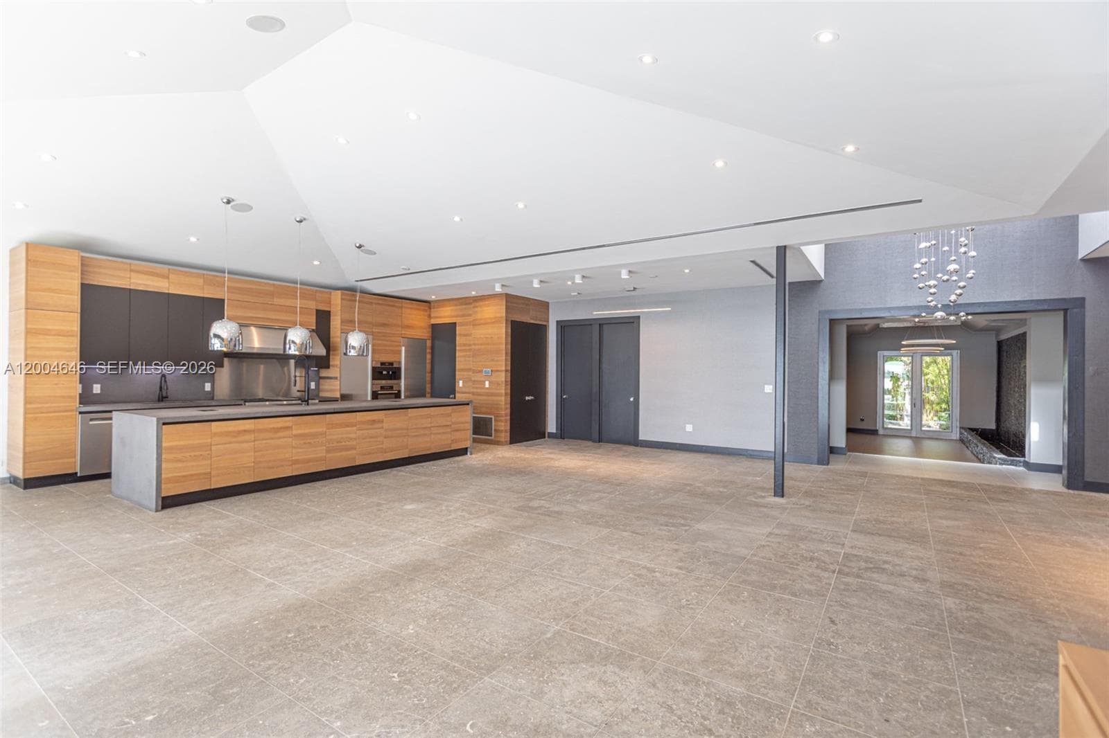 2440 N Shore Ter, Miami Beach FL 33141 — 72