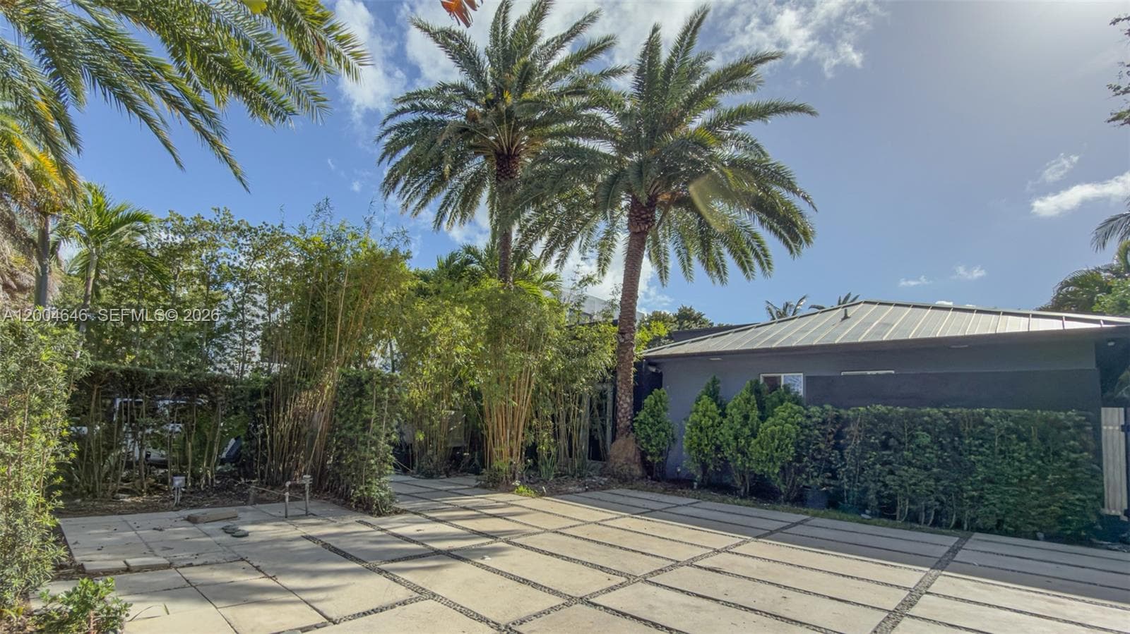 2440 N Shore Ter, Miami Beach FL 33141 — 32