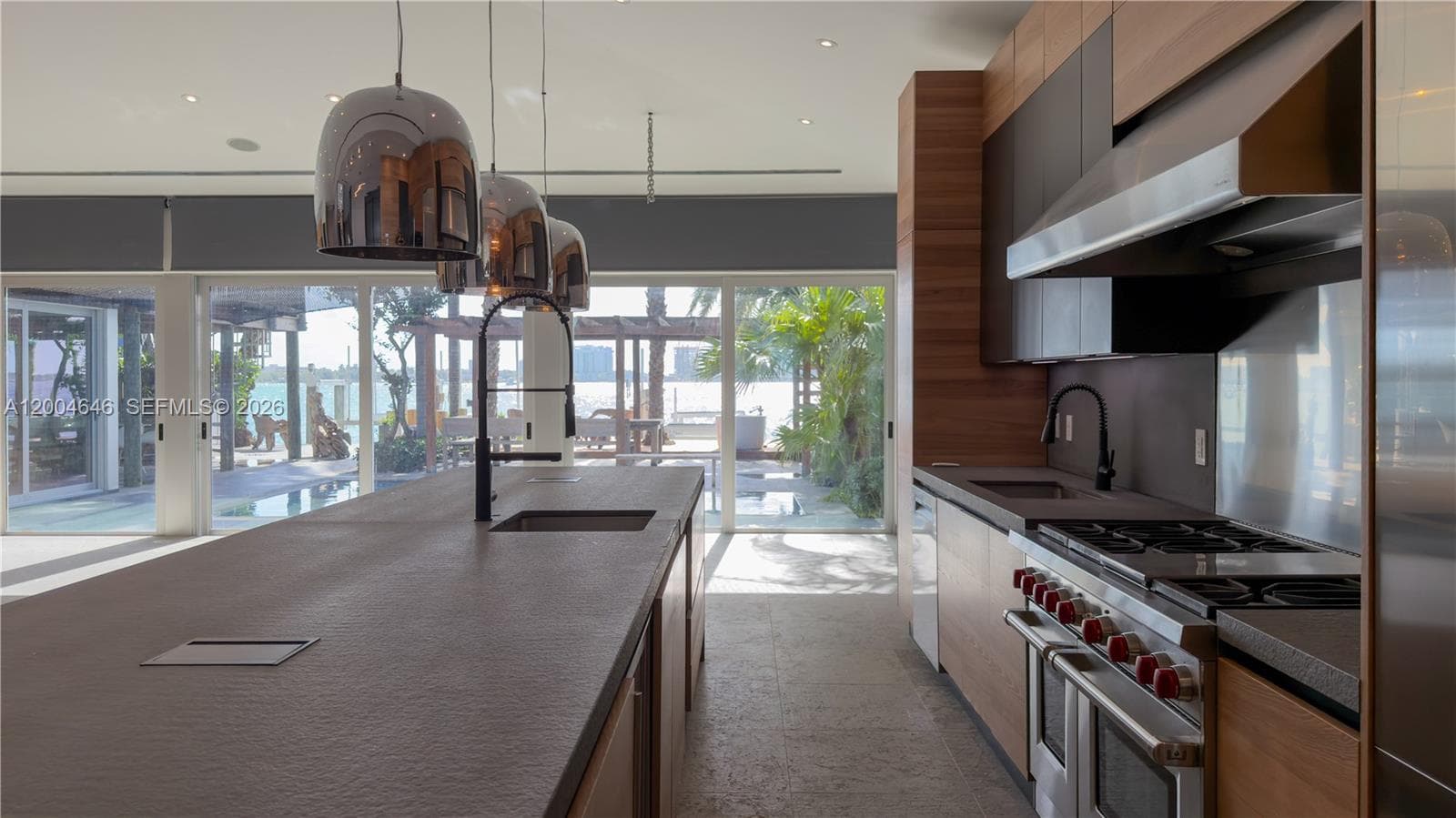 2440 N Shore Ter, Miami Beach FL 33141 — 5