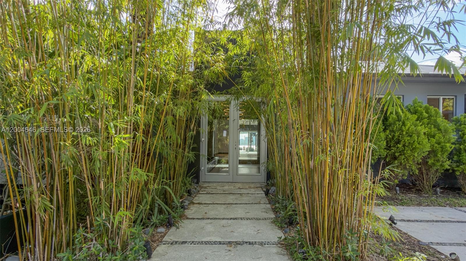 2440 N Shore Ter, Miami Beach FL 33141 — 33