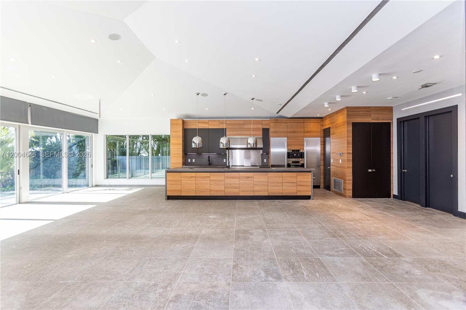 2440 N Shore Ter, Miami Beach FL 33141 — 14