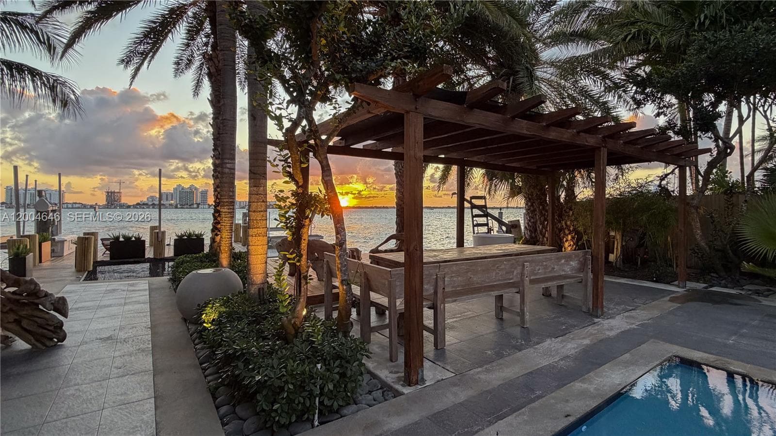 2440 N Shore Ter, Miami Beach FL 33141 — 8