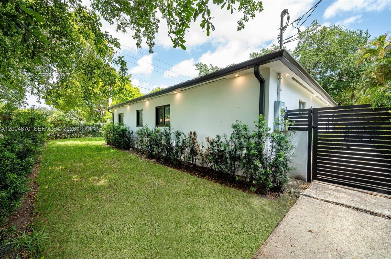 831 Cortez St, Coral Gables FL 33134 — 36
