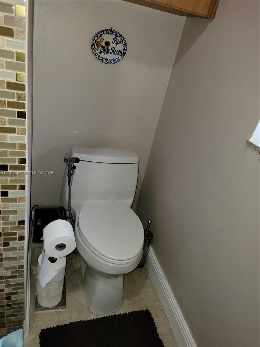Twin Lakes Manor Sub, South Miami, FL — 31