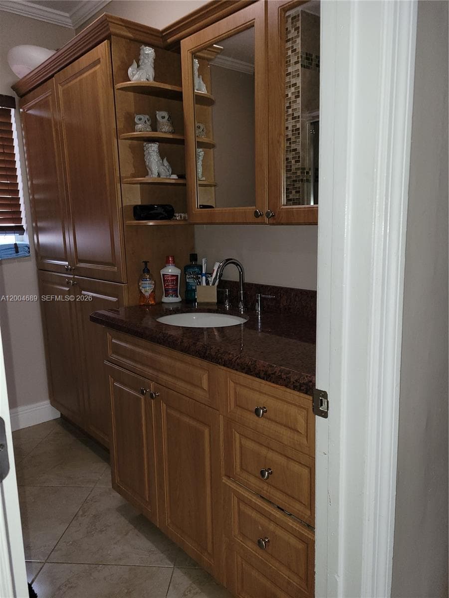 Twin Lakes Manor Sub, South Miami, FL — 25