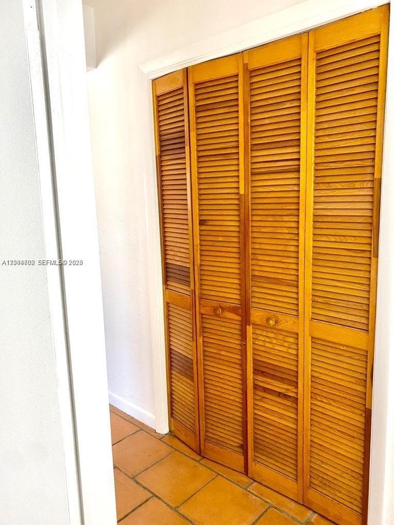 6565 Santona St, Coral Gables FL 33146 — 11