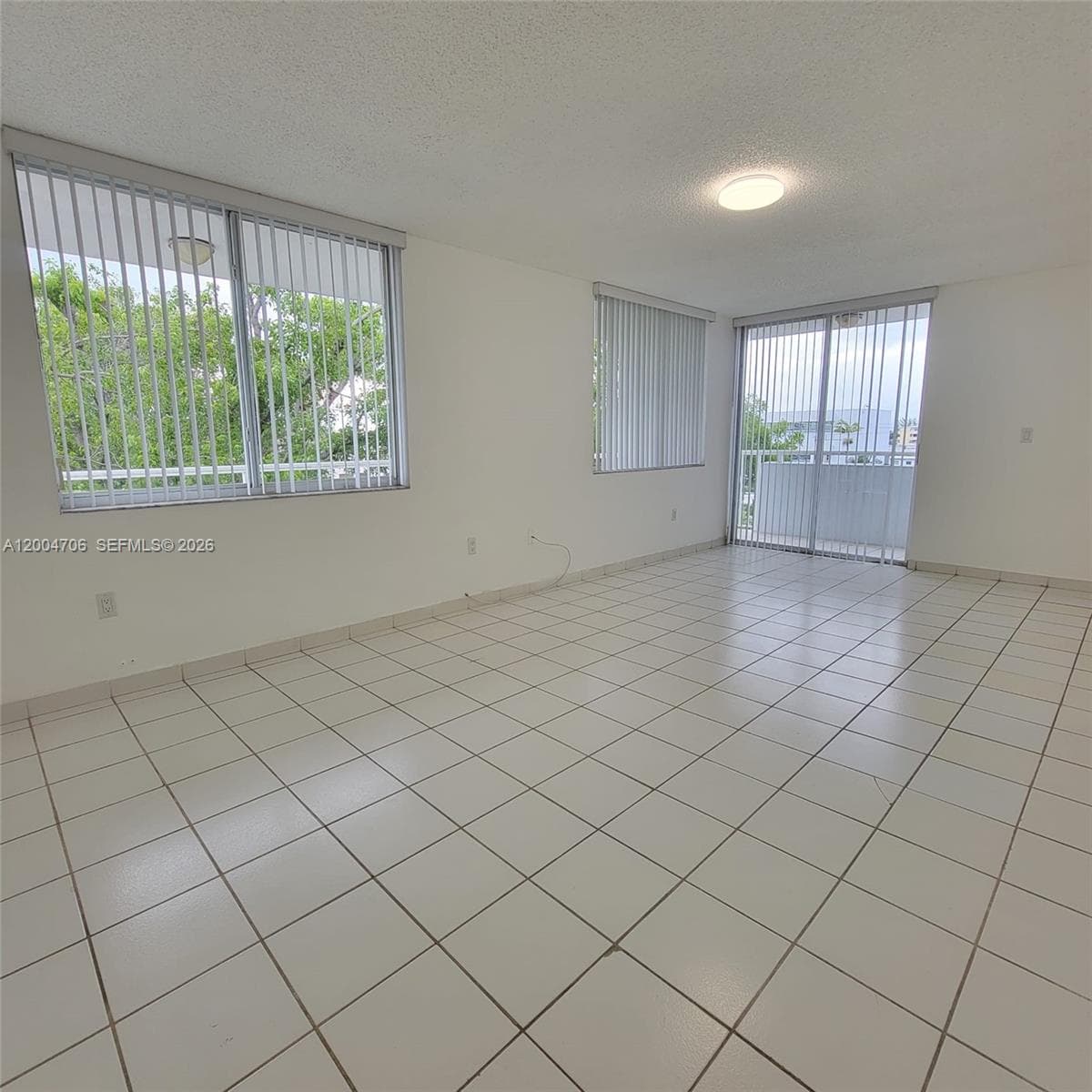 7601 Dickens Ave # 402, Miami Beach FL 33141 — 7
