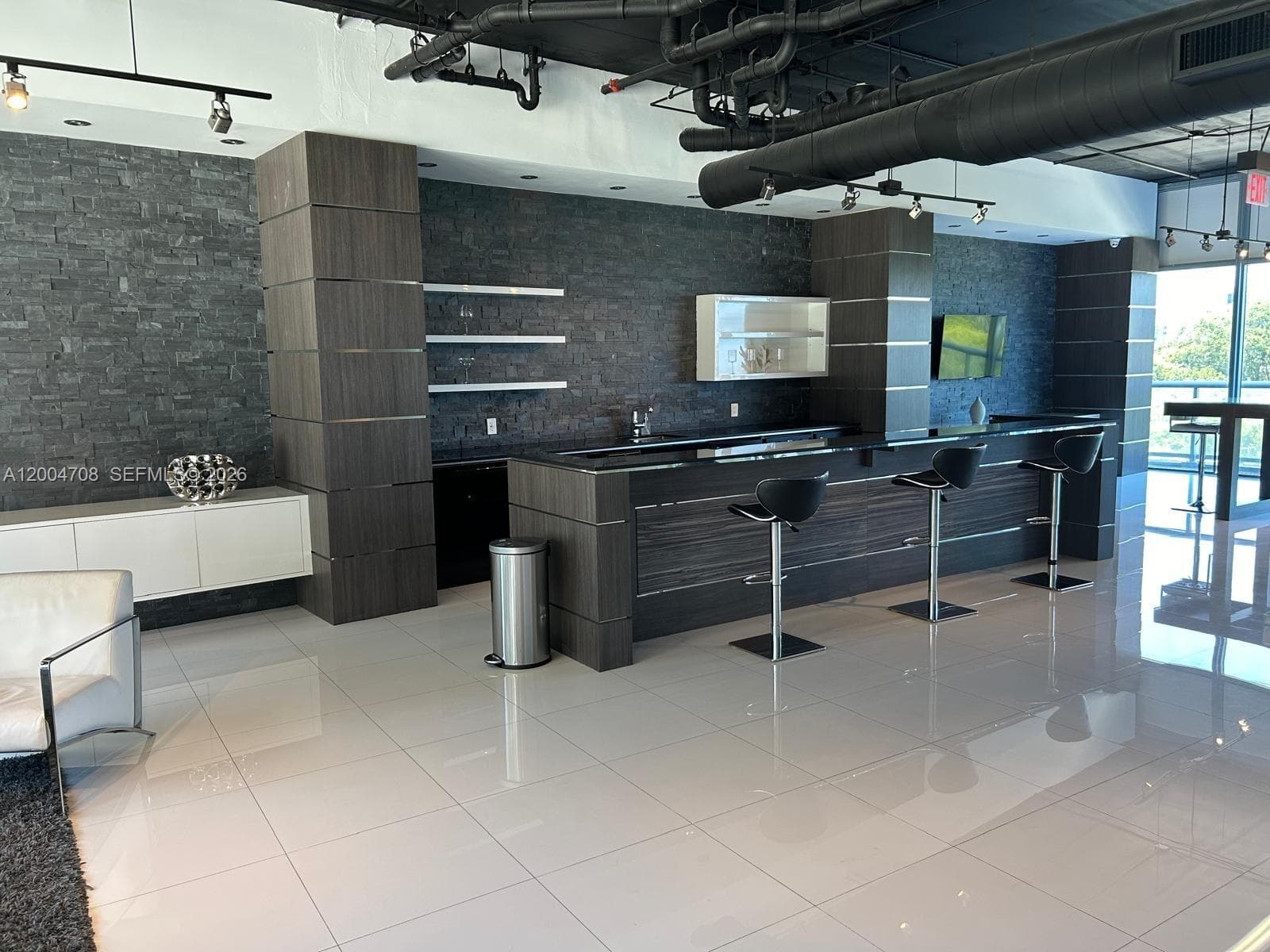 601 NE 36th St # 801, Miami FL 33137 — 17