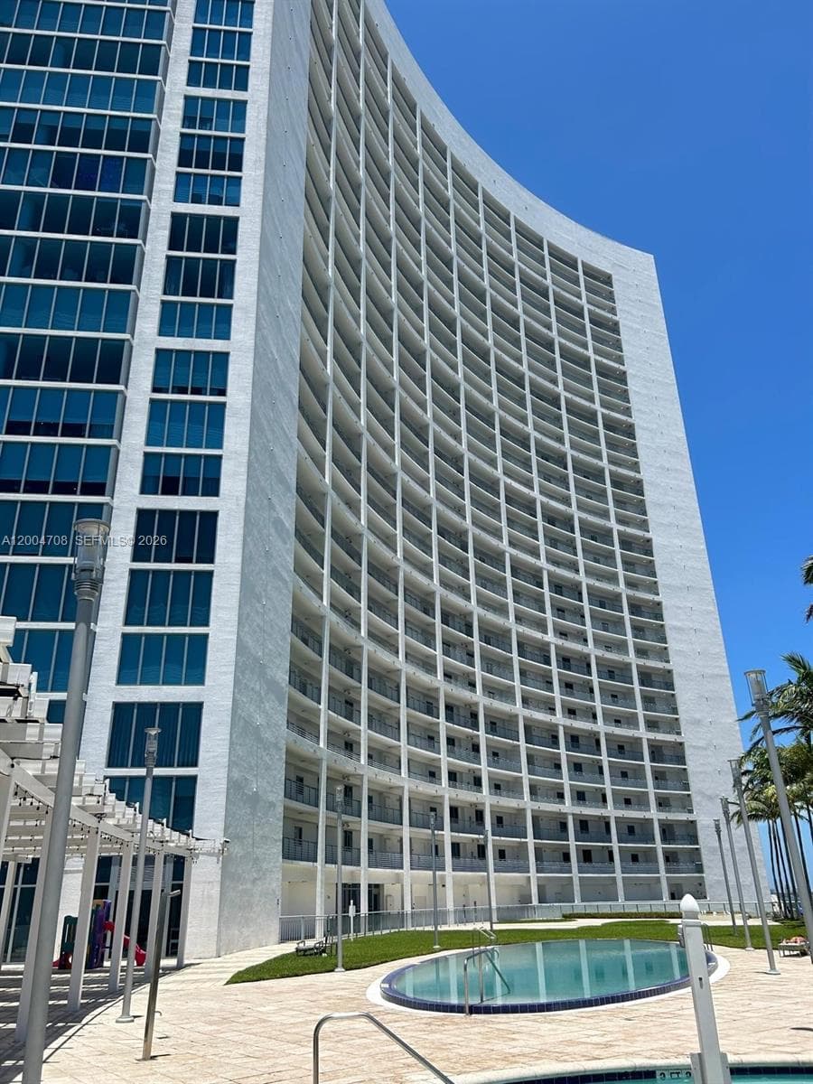 601 NE 36th St # 801, Miami FL 33137 — 25